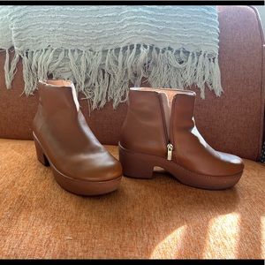 Fit Flop Pilar Ankle Booties (W9)